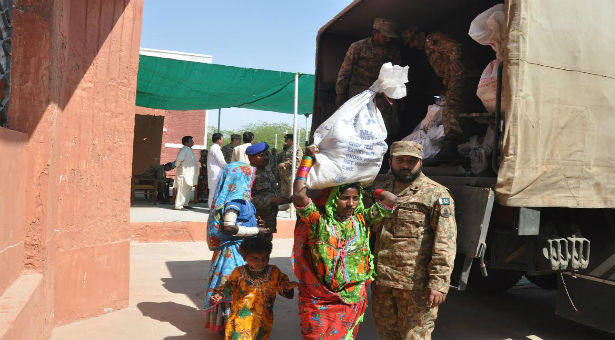 Pakistan Army, Relief Work, Mithi‚ Tharparkar,