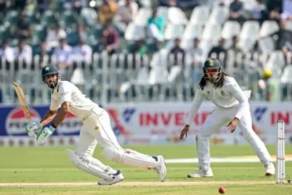 Pakistan ride luck to reach 177-3 at tea in second South Africa Test