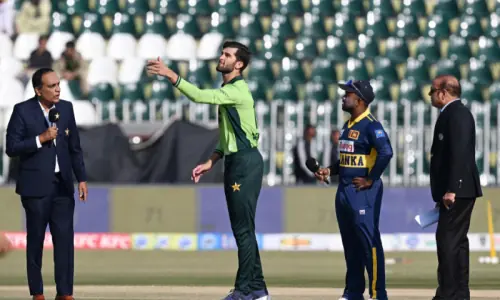 Pakistan put into bat in first ODI against Sri Lanka