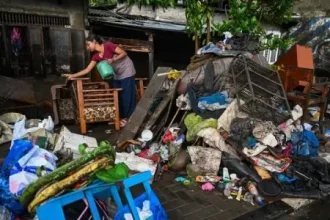Sri Lanka doubles troops for flood disaster recovery