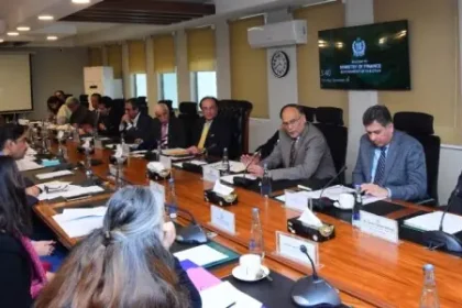 ECC okays Rs200bn equity injection for Discos amid cash-flow stress