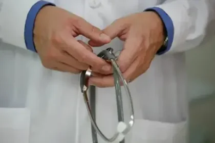 Multan’s Nishtar Hospital sacks doctor for misbehaving with patient’s family after video goes viral on social media