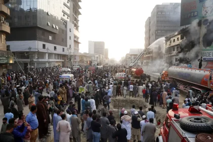 ‘Delayed govt response’ blamed for Karachi’s Gul Plaza catastrophe